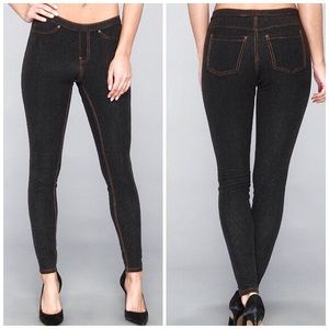 HUE Black Jeggings